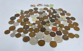 A QUANTITY OF ASSORTED COINAGE TO INCLUDE SILVER EXAMPLES ETC.