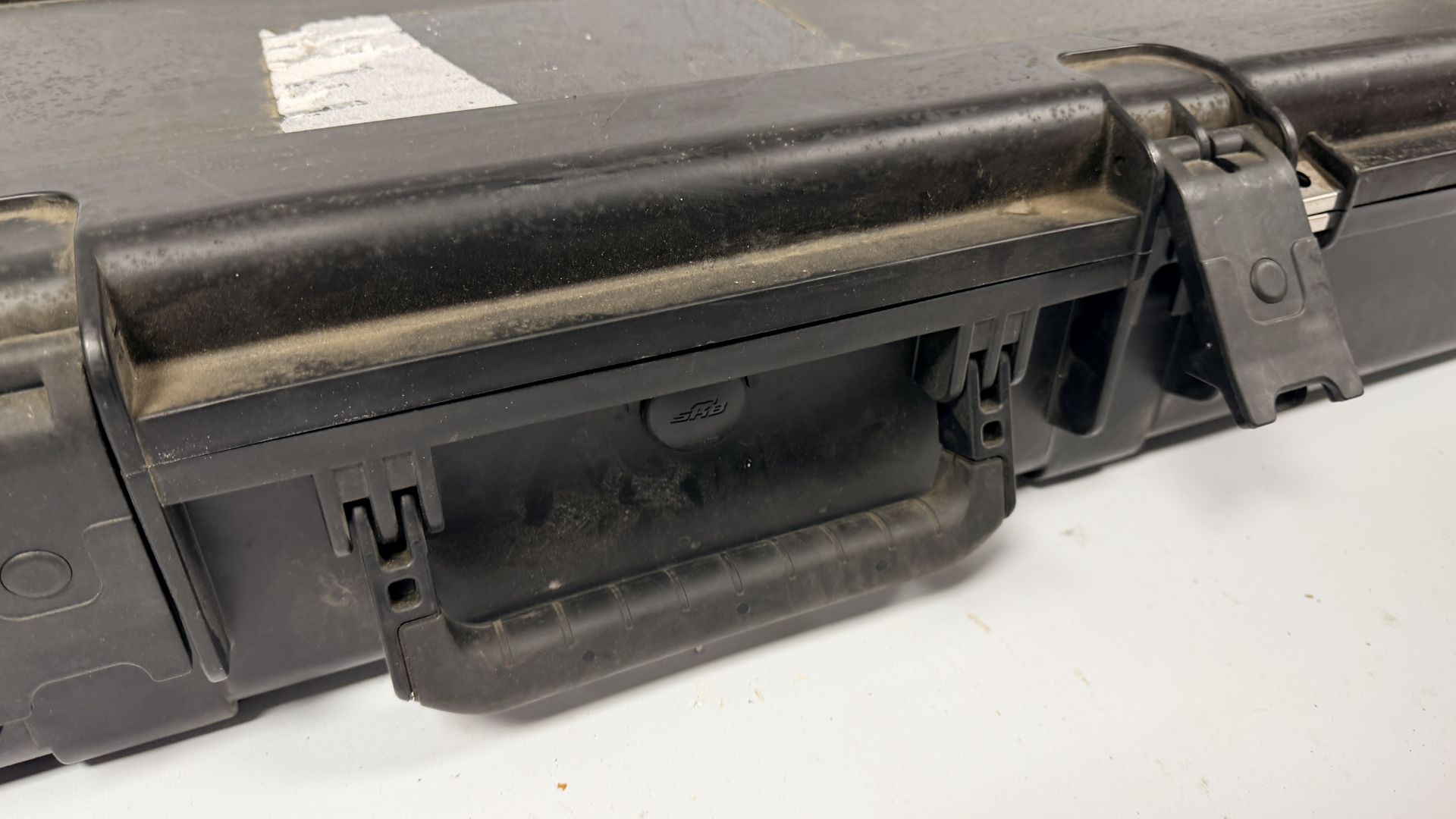 A GOOD QUALITY ''CASE CLUB'' GUN CASE WITH WHEELS, W 43CM X D 17CM X L 134CM. - Image 4 of 8
