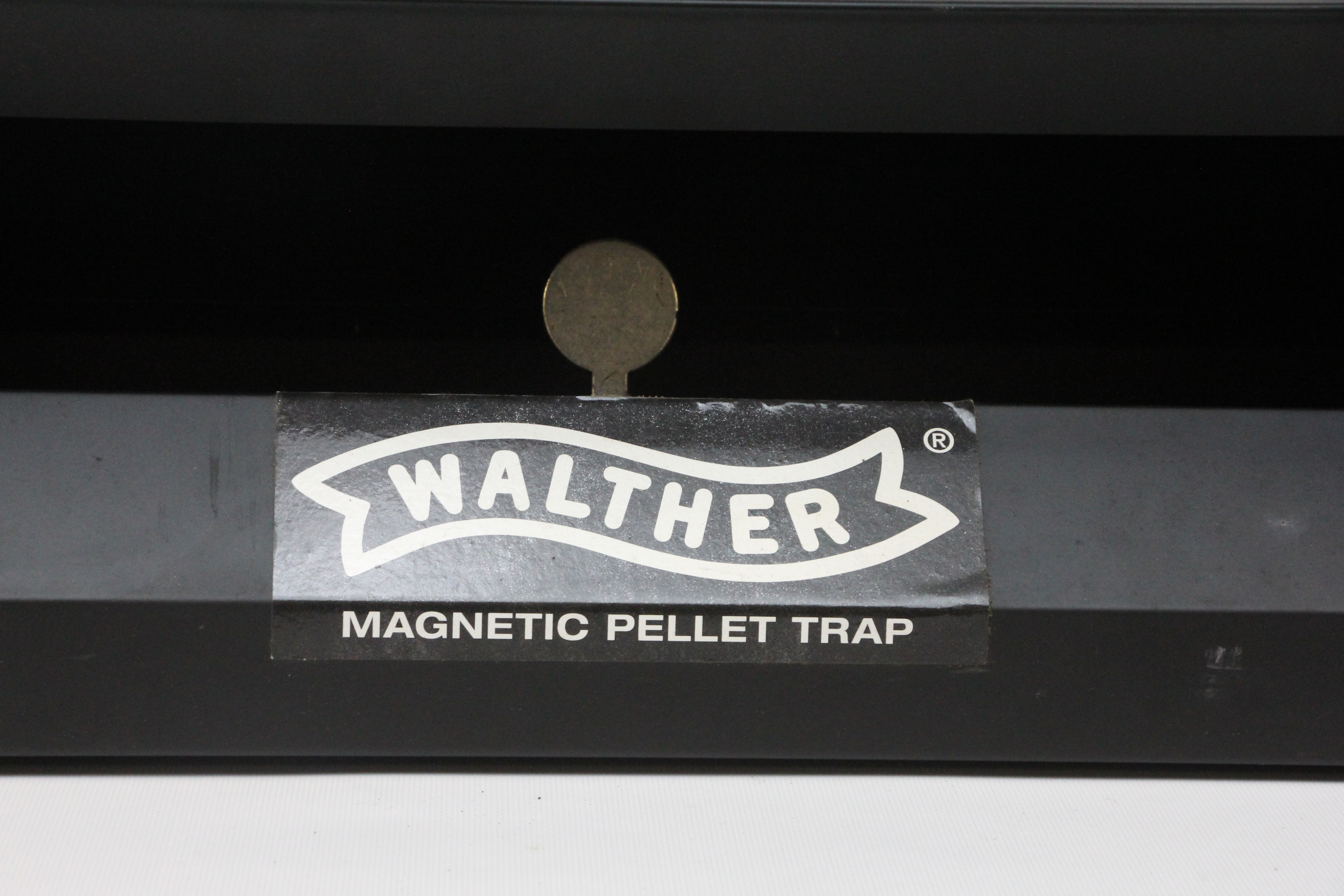 WALTHER MAGNETIC PELLET TRAP (UNUSED) PLUS BSA SHOOTING REST BAG. - Image 2 of 7
