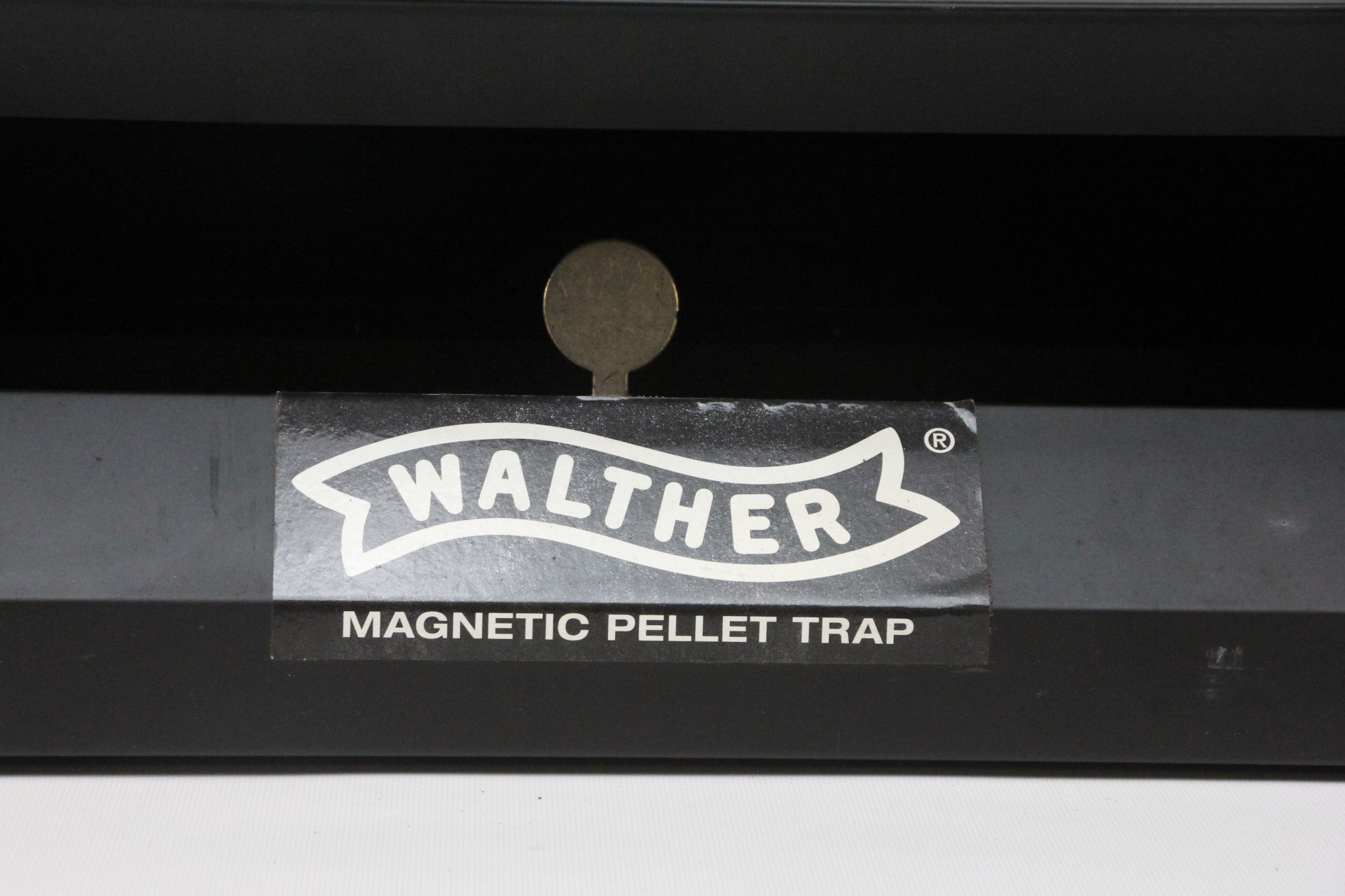 WALTHER MAGNETIC PELLET TRAP (UNUSED) PLUS BSA SHOOTING REST BAG. - Image 2 of 7