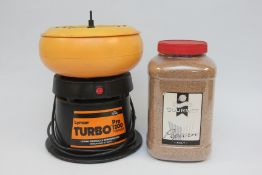 LYMAN 1200 PRO TURBO TUMBLER + MEDIA.