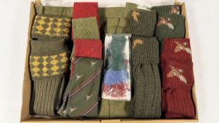 A GROUP OF SHOOTING CLOTHING ACCESSORIES TO INCLUDE TIES, KNITTED BREEKS SIZE 40, GATERS, SOCKS.