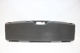 AN ITALIAN HARD SHELL PADDED RIFLE TRANSIT CASE.