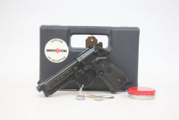 UMAREX BERETTA MODEL 92FS CALIBRE MULTI SHOT Co2 AIR PISTOL .