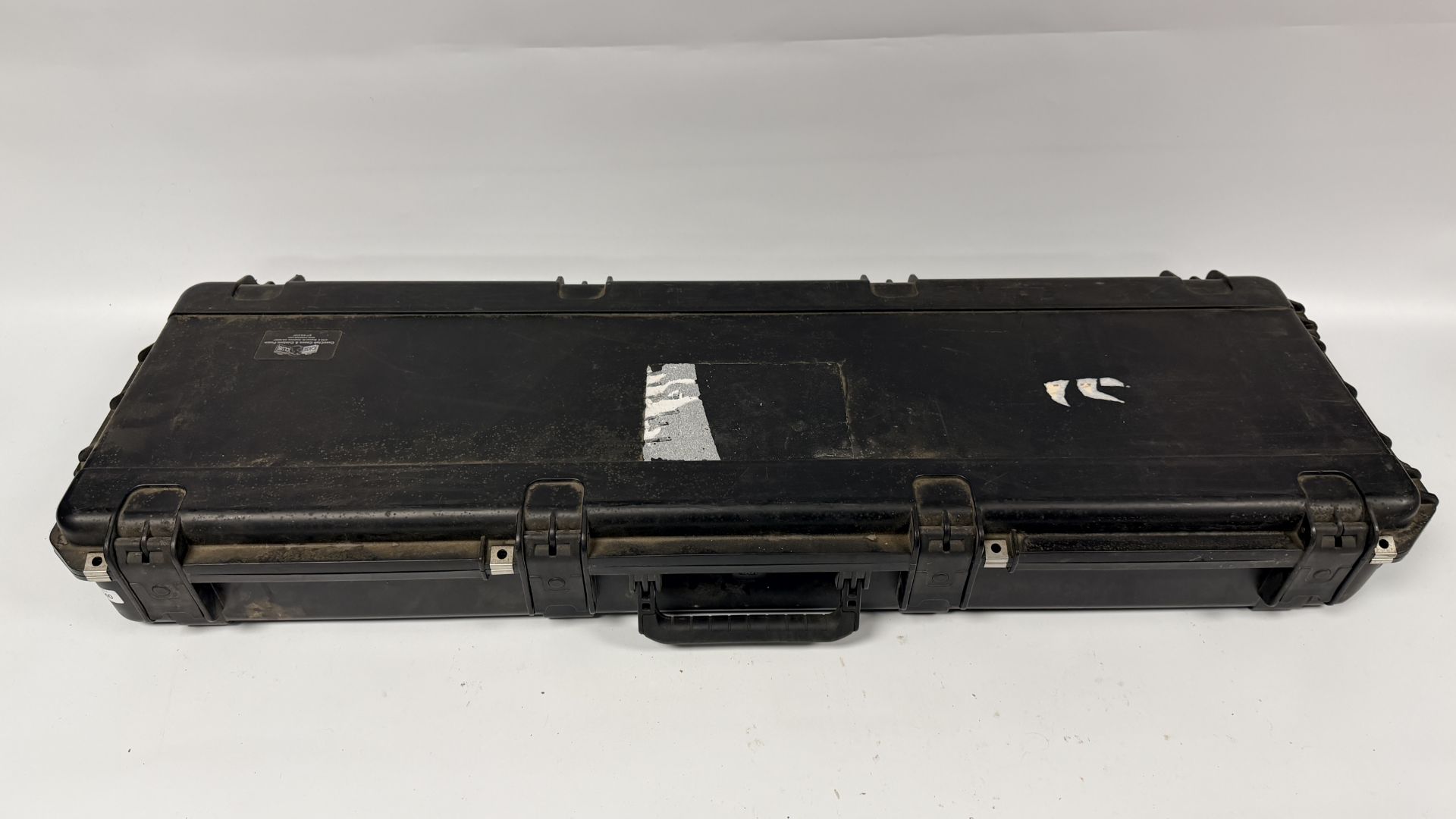 A GOOD QUALITY ''CASE CLUB'' GUN CASE WITH WHEELS, W 43CM X D 17CM X L 134CM.