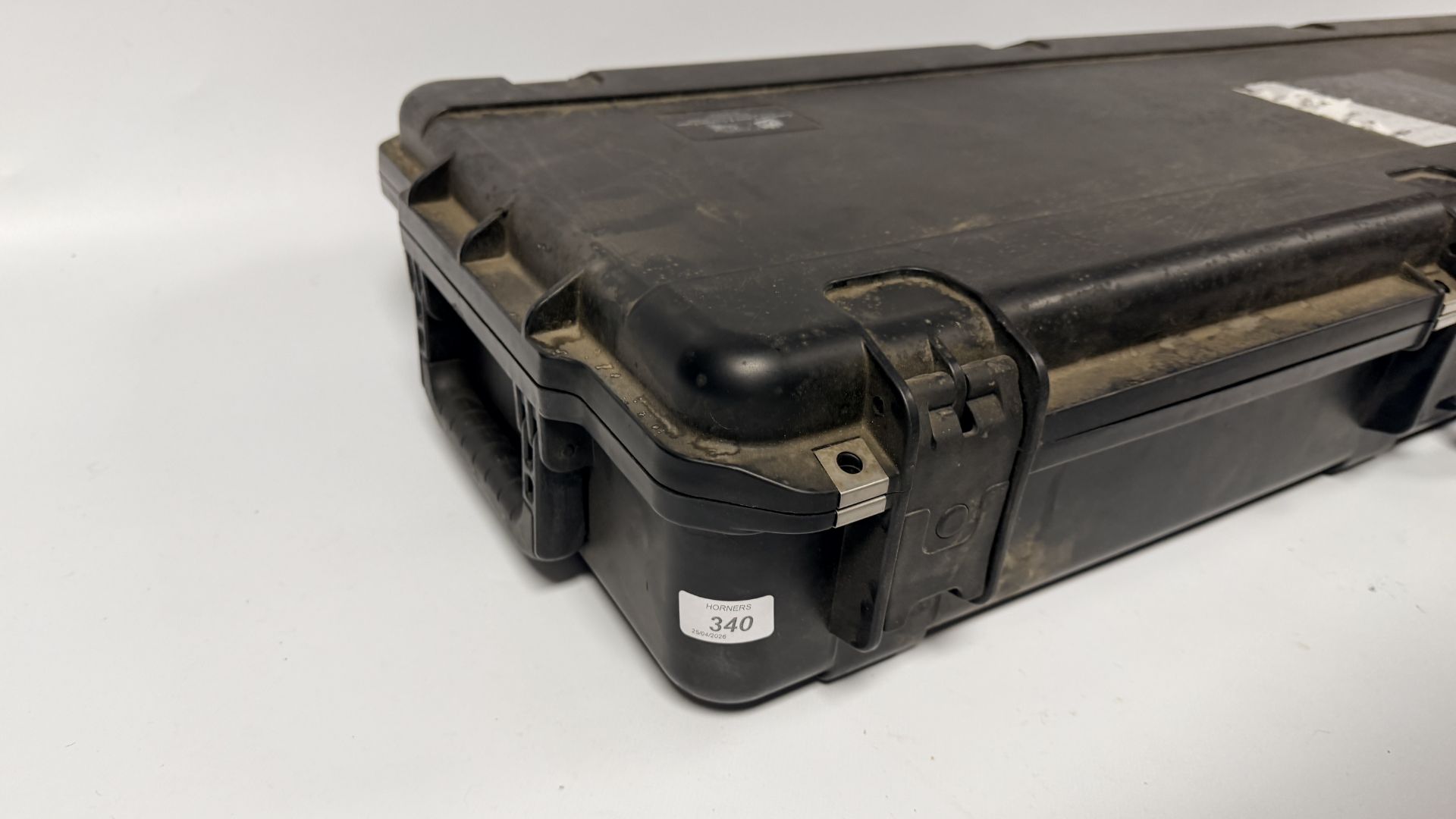 A GOOD QUALITY ''CASE CLUB'' GUN CASE WITH WHEELS, W 43CM X D 17CM X L 134CM. - Image 2 of 8