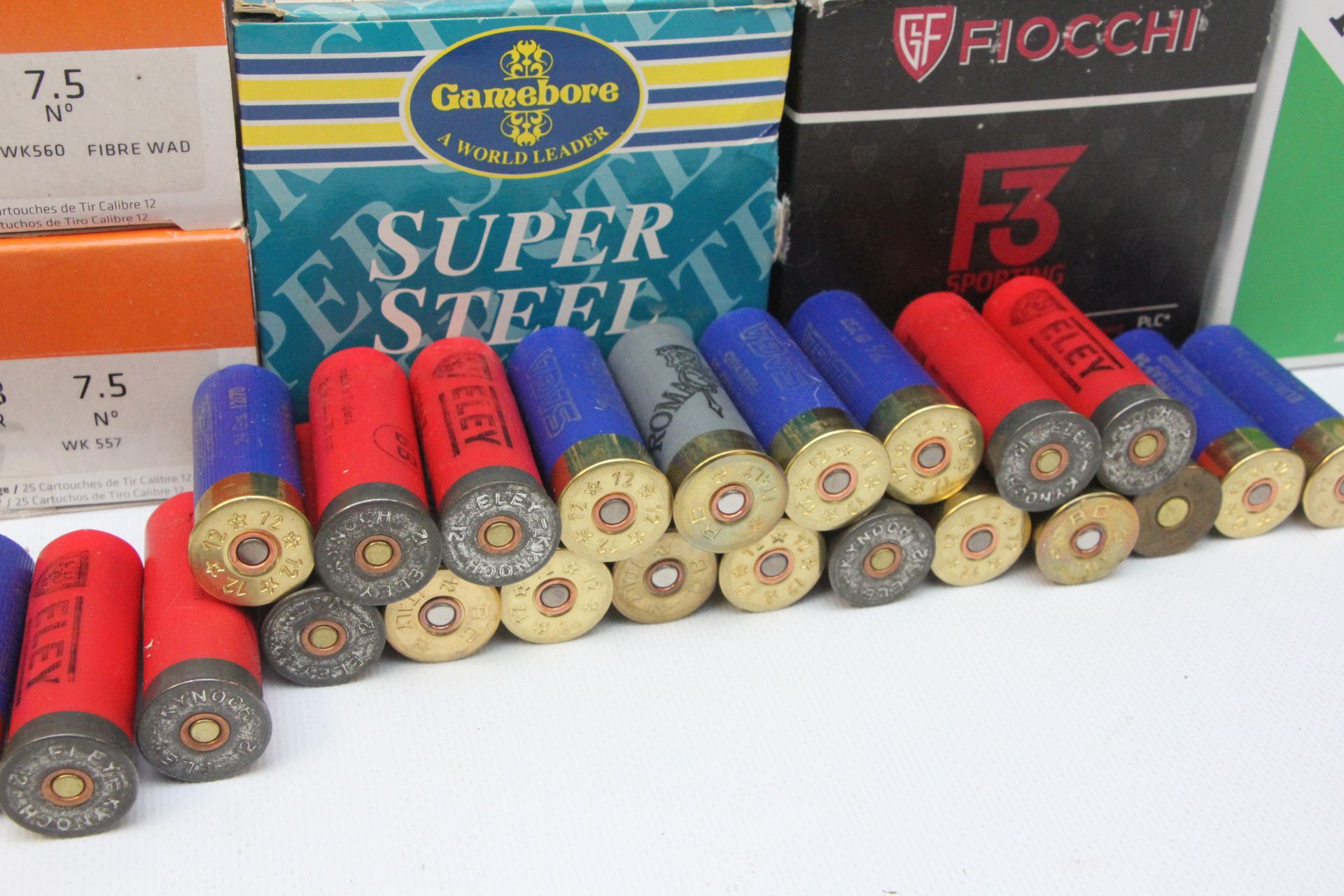 APPROX 300 12 GAUGE CARTRIDGES TO INCLUDE SAGA EURO TRAP 28 GRAM 7.5 SHOT + QUANTITY LOOSE. - Image 7 of 14