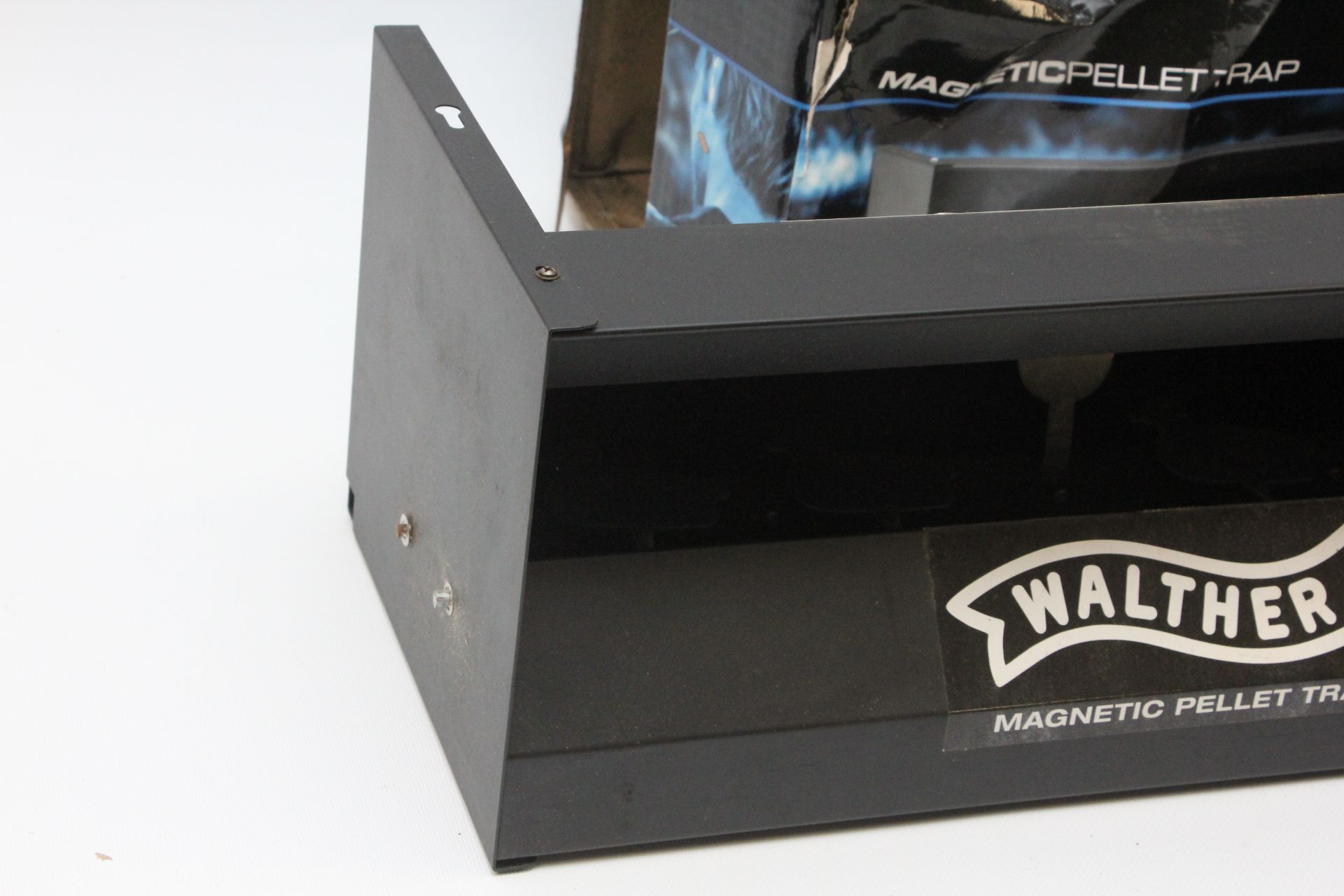 WALTHER MAGNETIC PELLET TRAP (UNUSED) PLUS BSA SHOOTING REST BAG. - Image 4 of 7