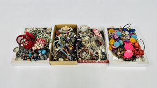 4 X TRAYS CONTAINING AN EXTENSIVE GROUP OF ASSORTED COSTUME JEWELLERY, BEADED NECKLACES, BANGLES,