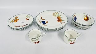 A GROUP OF ROYAL WORCESTER EVESHAM VALE DINNERWARE (APPROX 14 PIECES).