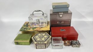 A COLLECTION OF VARIOUS BOXES TO INCLUDE A MOTHER OF PEARL INLAID EXAMPLE.