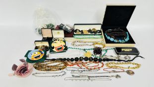 A GROUP OF ASSORTED COSTUME JEWELLERY, BEADED / HARD STONE NECKLACES, CUFF LINKS AND BROOCHES,