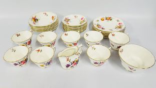 A 30 PIECE ROYAL CROWN DERBY 
