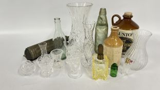 A GROUP OF THREE VINTAGE SCENT BOTTLES + VARIOUS STONEWARE AND GLASS BOTTLES / TANKARDS + VINTAGE