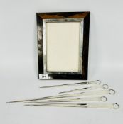 A VINTAGE POLISHED HARD WOOD PHOTO FRAME WITH SILVER MOUNTS, W 13.