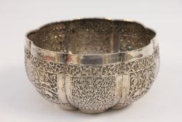 A VINTAGE CONTINENTAL WHITE METAL BOWL WITH REPOUSSE DECORATION, DIAM 17CM H 9CM.