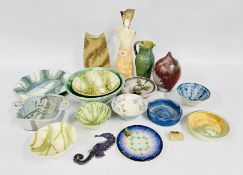 GROUP OF STUDIO POTTERY TO INCLUDE HEATHER GRAHAM JUG PALE GREEN GLAZE,