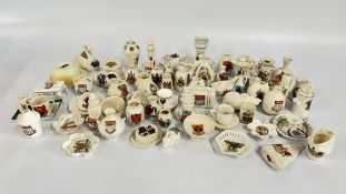 A BOX CONTAINING AN EXTENSIVE COLLECTION OF ASSORTED CRESTED WARE TO INCLUDE TUSCAN,