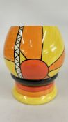 A DESIGNER LORNA BAILEY SUNBURST VASE, BEARING SIGNATURE, H 18CM.
