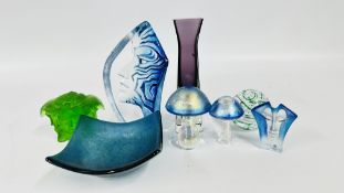 GROUP OF STUDIO ART GLASS TO INCLUDE ROSENTHAL TREASURY VERSACE GREEN MEDUSA HEAD PAPERWEIGHT