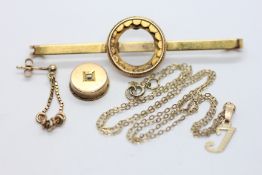 A VINTAGE GILT STONE SET BAR BROOCH A/F,