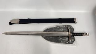 A REPRODUCTION FANTASY SWORD WITH DETAILED HANDLE AND PLAQUE, L 110CM.