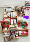 10 X BOXES OF CHRISTMAS DECORATIONS AND ITEMS TO INCLUDE CHRISTMAS LIGHTS, WRAPPING PAPER, CARDS,