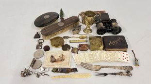 A TRAY OF COLLECTIBLES TO INCLUDE NEGRETTI & ZAMBRA OPERA GLASSES, CRESTED BRUSHES,