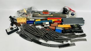 A GROUP OF HORNBY 00 GAUGE RAILWAY INC ENGINES, ROLLING STOCK, TRACK, CONTROLLERS,