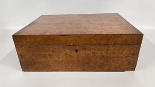 A VINTAGE OAK TWO HANDLED DEED BOX, W 50.5 X D 37 X H 18CM.