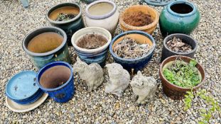 GROUP OF GARDEN PLANTERS TO INCLUDE MANY GLAZED EXAMPLES PLUS STANDS,