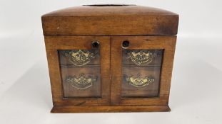 AN ANTIQUE MAHOGANY JEWELLERY CHEST VELVET AND SATIN LINED, W 23 X D 15CM X H 19CM.