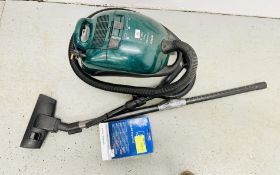 BOSCH ERGOMAXX HEPA 2000W VACUUM CLEANER, PLUS A BOX OF VACUUM CLEANER BAGS - SOLD AS SEEN.