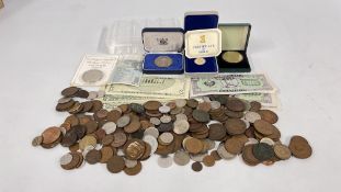 A TRAY OF MIXED COINS AND BANK NOTES, INCLUDING PROOFS AND CASES.