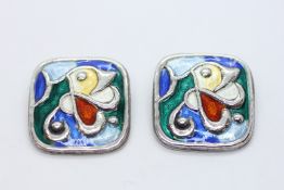 A PAIR OF SILVER ENAMEL NORWEGIAN CLIP ON EARRINGS BY OYSTEIN BALLE.