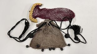 A VINTAGE WHITE METAL MESH PURSE & REGENCY GILT METAL PURSE.