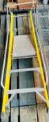 FIBREGLASS PODIUM LADDER 3 TREAD WITH SAFETY RAIL, MODEL AESAR03.