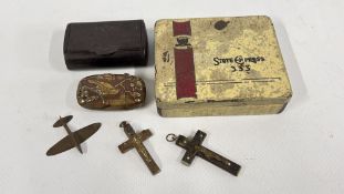 A GROUP OF COLLECTIBLES TO INCLUDE VINTAGE CIGARETTE CARDS, CRUCIFIXES, BAKELITE SNUFF BOX,