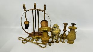 A GROUP OF BRASS WARE TO INCLUDE A COMPANION SET AND CANDLE STICKS + A VINTAGE BRASS INKWELL AND