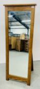A MODERN SOLID LIGHT OAK FREE STANDING CHEVAL DRESSING MIRROR, W 55CM, H 147CM.