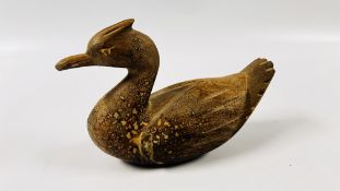A HAND CRAFTED HARD WOOD DUCK SCULPTURE, UNSIGNED, L 22CM.