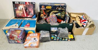 A GROUP OF VINTAGE TOYS AND GAMES TO INCLUDE STAR WARS, PRINZ MICROSCOPE SET, VULCAN SEWING MACHINE,