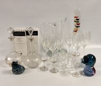 A GROUP OF GLASS WARE TO INCLUDE DARTINGTON CRYSTAL WINE TUMBLERS,