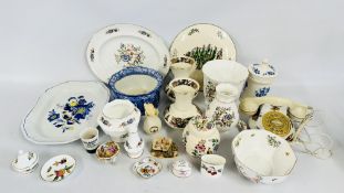 A GROUP OF ASSORTED SUNDRY CHINA TO INCLUDE ROYAL WORCESTER, SPODE BLUE BIRD MEAT PLATE,