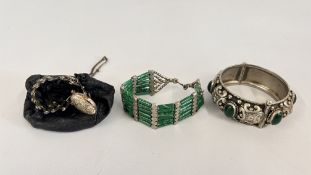 A PERSIAN STYLE WHITE METAL BANGLE AND PURSE + A FURTHER MALACHITE EXAMPLE.
