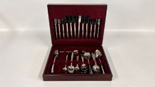 A CANTEEN OF ROYAL DOULTON CUTLERY - 6 PLACE SETTING (LACKING TWO FORKS).