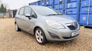 2010 VAUXHALL MERIVA EXCLUSIV MPV. VRM - LS60 0UH. FIRST REGISTERED: 29/09/2010.