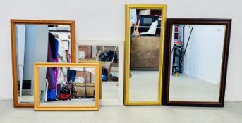 A GROUP OF 5 ASSORTED WALL MIRRORS, VARIOUS SIZES AND STYLES.
