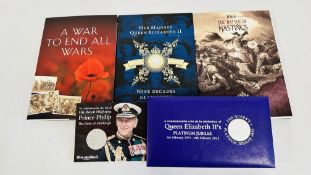 A GROUP OF COMMEMORATIVE COINAGE IN ORIGINAL PRESENTATION PACKS / SLEEVES TO INCLUDE THE BATTLE OF