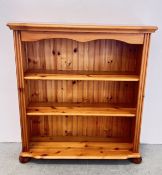 A HONEY PINE THREE TIER BOOKCASE, W 95, D 31, H 103CM.